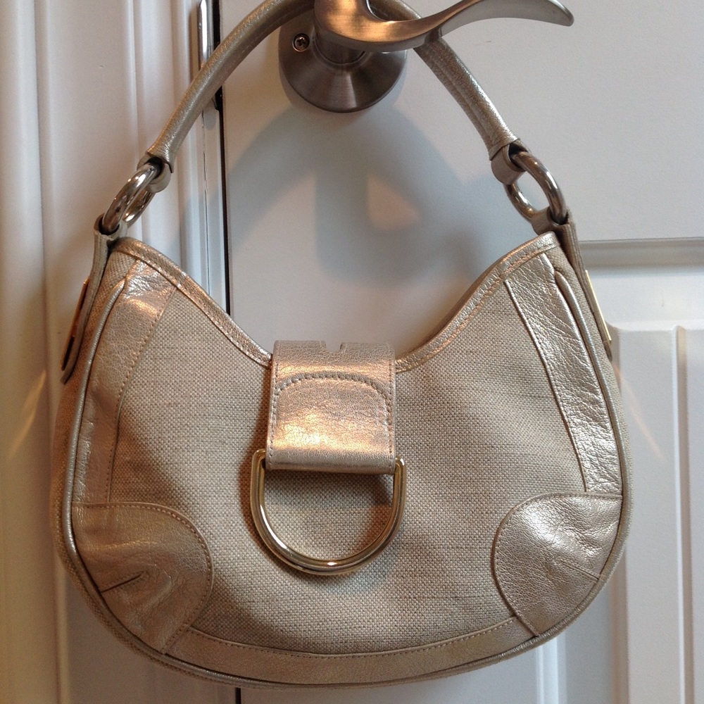 😊Stuart Weitzman Gold Fabric and Leather Handbag.